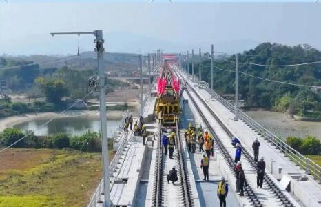 一季度全國鐵路完成固定資產(chǎn)投資1379億元 同比增長(zhǎng)5.1%