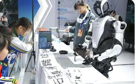 千億科幻產(chǎn)業(yè)步入“由好轉(zhuǎn)強(qiáng)”關(guān)鍵期 業(yè)界期待破解四大發(fā)展瓶頸