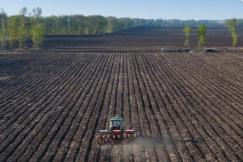 黑龍江：黑土涌春潮 沃野盼春耕