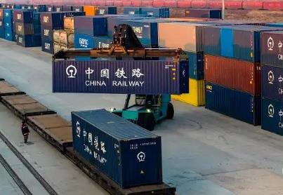 鋼鐵駝隊(duì)馳騁新絲路 流動(dòng)中國(guó)澎湃新動(dòng)能