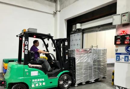 廣東荔枝飛赴英國　預(yù)計(jì)48小時(shí)內(nèi)可上架當(dāng)?shù)厣坛?></a></div><!-- img end -->	<div   id=