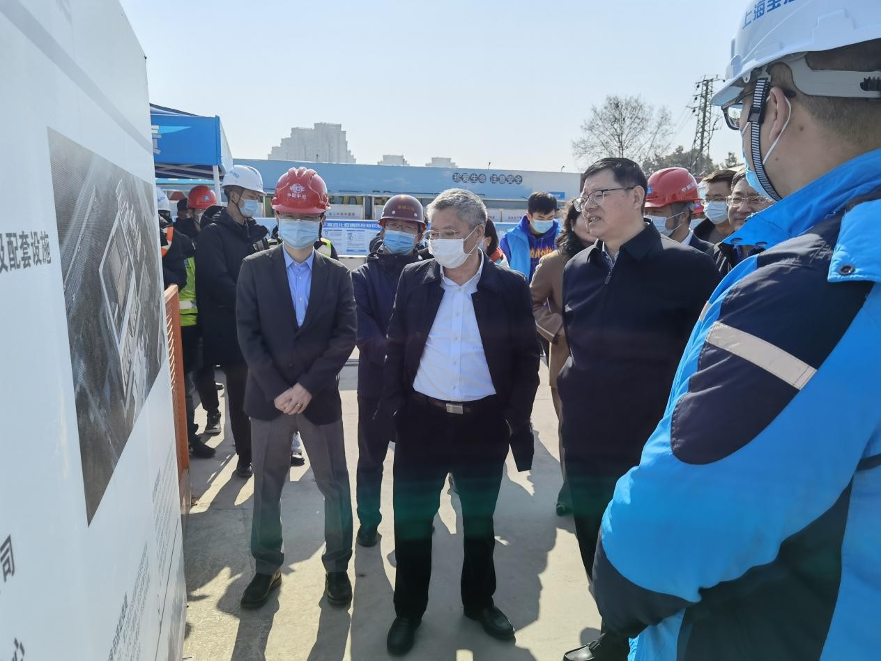 南京市委常委、江北新區(qū)黨工委專職副書記羅群一行赴上海寶冶最高人民法院第三巡回法庭建設(shè)工程項(xiàng)目調(diào)研 