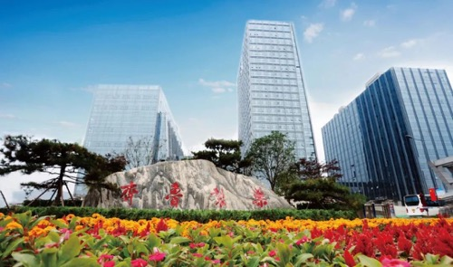 綠色工廠(chǎng)：齊魯制藥集團(tuán)的“大企擔(dān)當(dāng)”