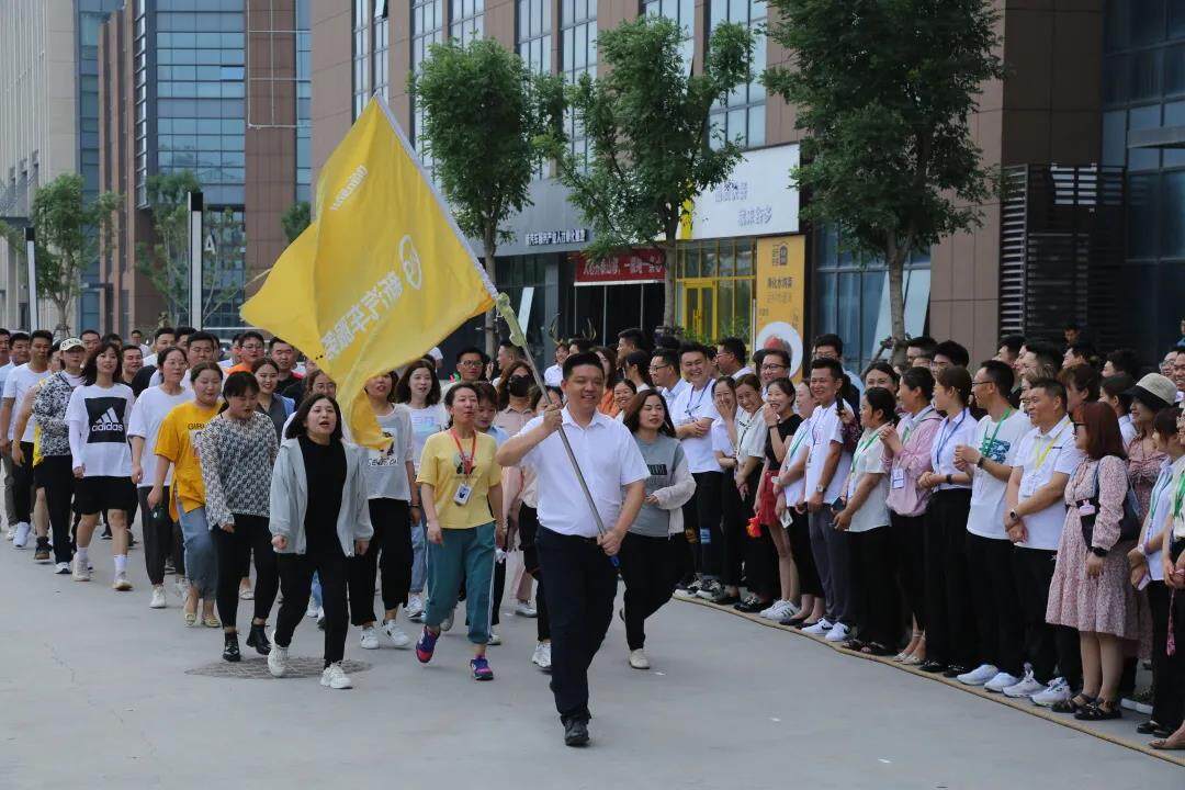 綠之源集團(tuán)拔河比賽展風(fēng)采 凝心聚力創(chuàng)佳績(jī)