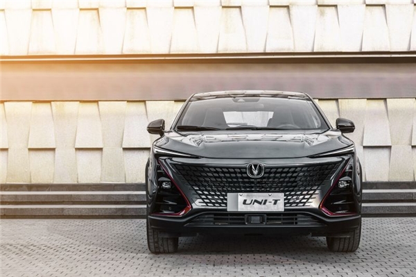 長安UNI-T擁抱年輕化，直擊潮流青年內(nèi)心