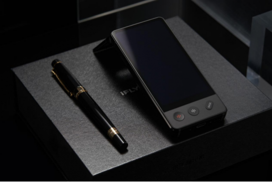 訊飛雙屏翻譯機(jī)上線新功能，錄音翻譯解決職場(chǎng)記錄難題