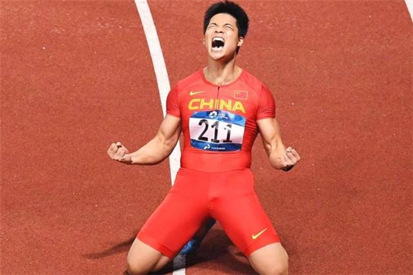 “亞洲飛人”蘇炳添火了！小米、水滴保等邀請擔(dān)任代言人，致敬亞洲速度