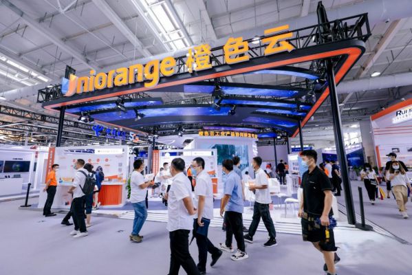 電信、計算機(jī)和信息服務(wù)專題館橙色云展臺