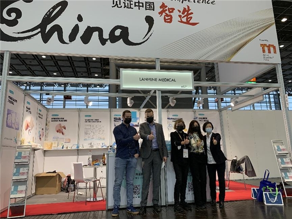 藍(lán)禾醫(yī)療超透氣醫(yī)用外科口罩閃耀第53屆杜賽爾多夫Medica醫(yī)療展