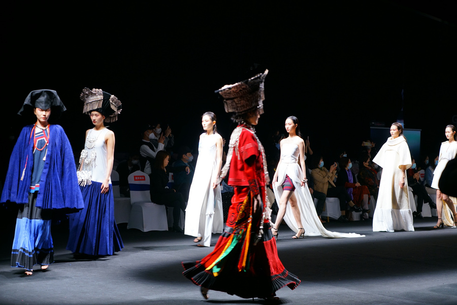  聚焦國潮經(jīng)濟崛起，非遺時尚再現(xiàn)嶺南天府文化精神 