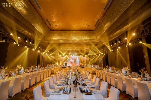  百年瀘州老窖窖齡酒“時(shí)堅(jiān)味道”精英俱樂(lè)部之夜新年啟航