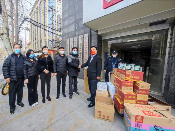 眾志成城戰(zhàn)疫情，太平商場進(jìn)社區(qū)送溫暖！