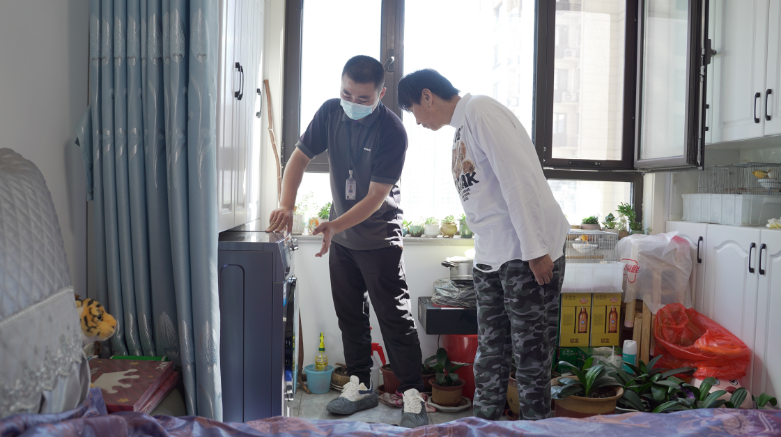 走心了！重陽節(jié)海爾智家為6旬殘疾人運(yùn)動員帶去智慧洗護(hù)新場景