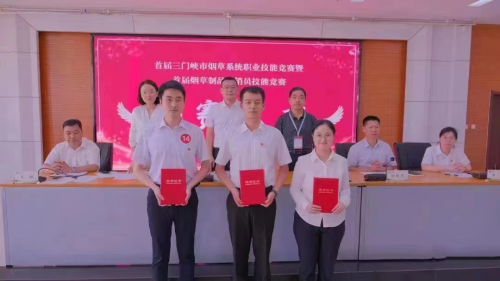 胡月月：身有三股勁，苔花也能綻芳華