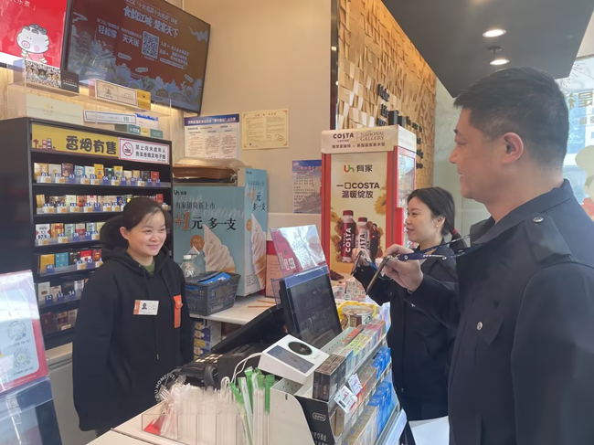 漢陽(yáng)煙草：春節(jié)服務(wù)“不打烊”  守護(hù)市場(chǎng)“不斷檔”