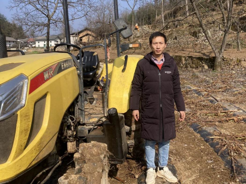 90后小伙的煙葉致富路