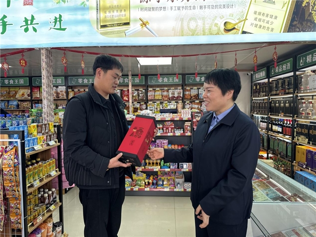 人勤春來早 服務(wù)向春暖