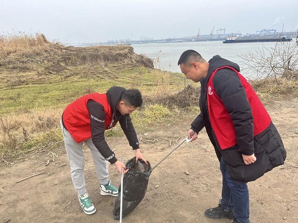 志愿服務(wù)我先行 雷鋒精神永相傳