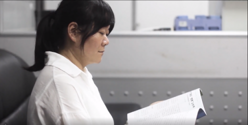 勵(lì)勵(lì)塵路 灼灼其華