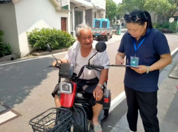 浙江長(zhǎng)興：幫扶老年人，關(guān)愛(ài)溫暖生活