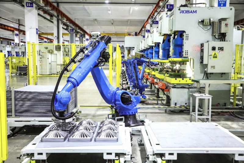 老板電器攬獲工信部多項(xiàng)重磅大獎(jiǎng)，打造智能制造新標(biāo)桿