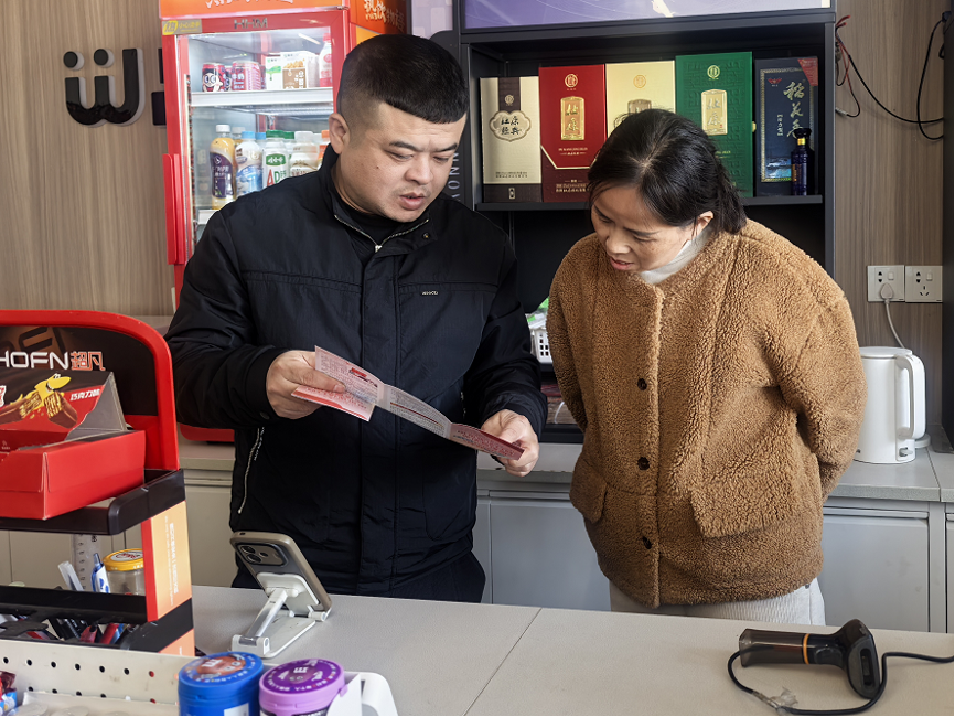 湖北浠水：暖心服務(wù)“不打烊” 志愿微光“成繁星”