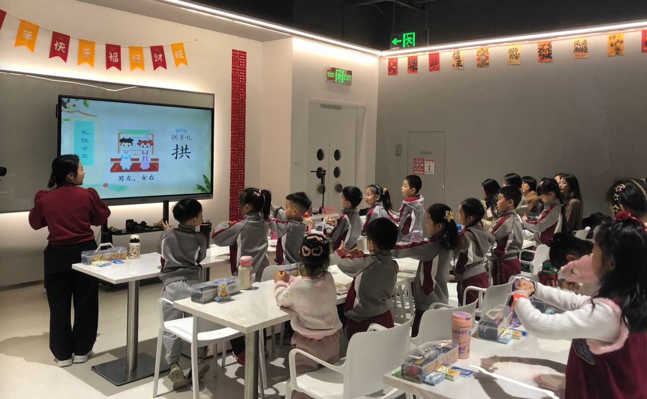 以閱讀照亮成長之路，句象書店攜手北京中學(xué)共建多維書香育人體系