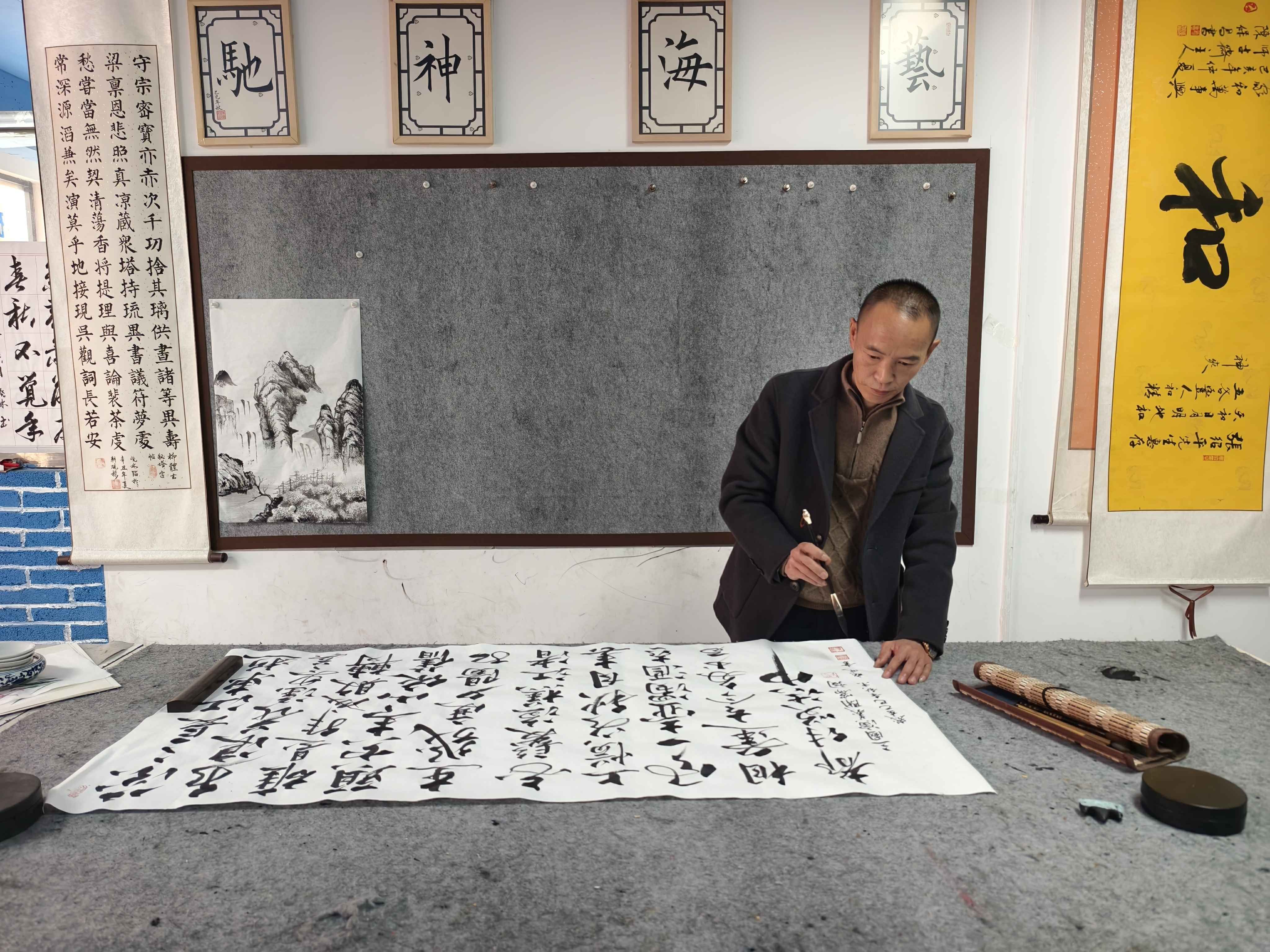 羅平縣稚子教育：翰墨傳承，育才樹德，助力青少年書寫精彩人生